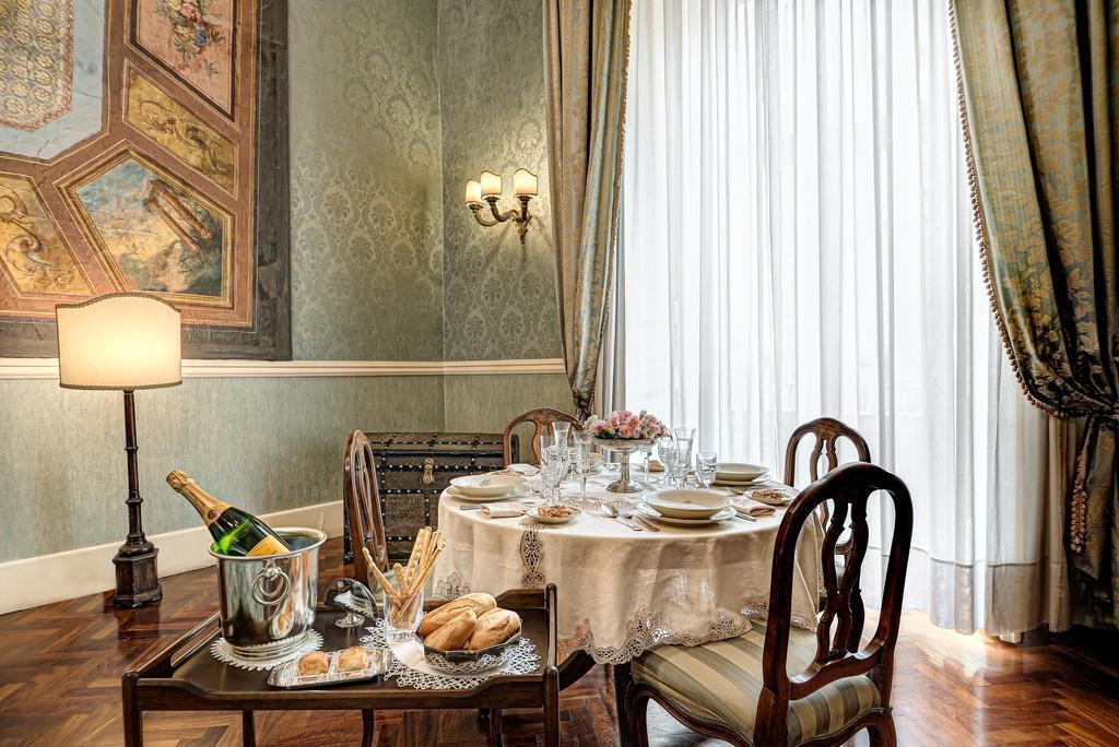Arthouse Lady Marys Tribunali Luxury Suite Naples Exterior photo