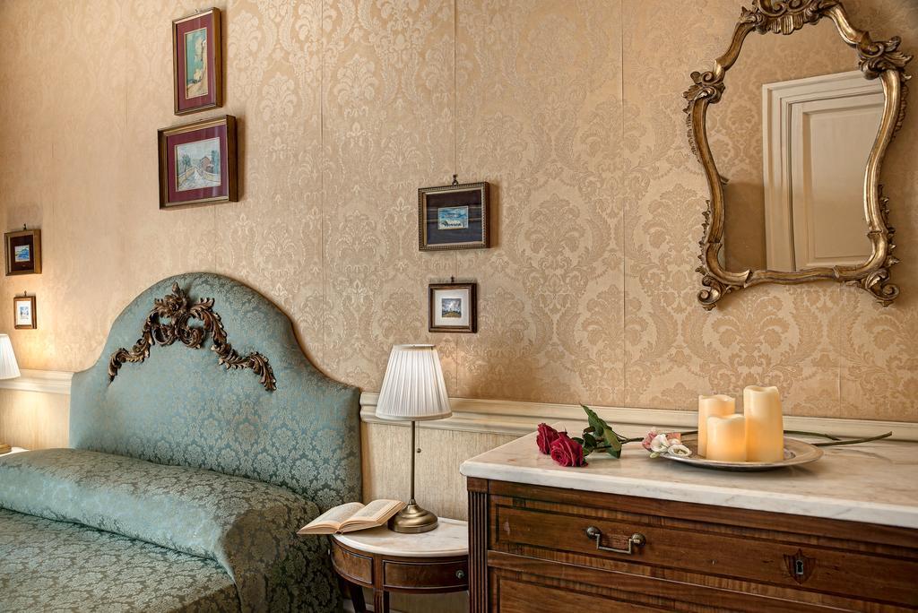 Arthouse Lady Marys Tribunali Luxury Suite Naples Exterior photo