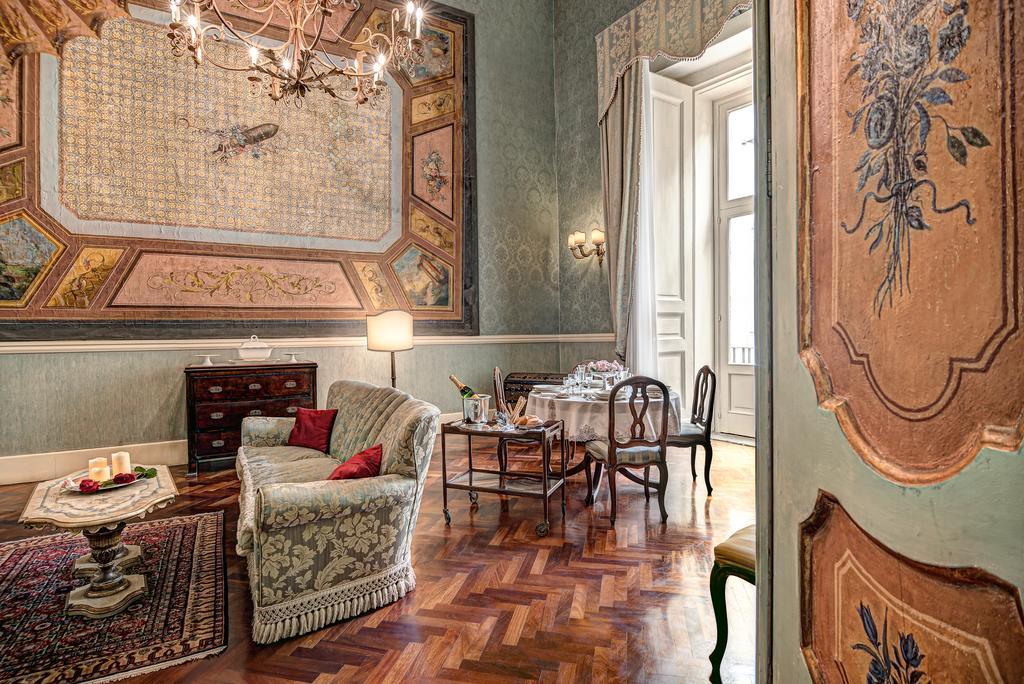 Arthouse Lady Marys Tribunali Luxury Suite Naples Exterior photo